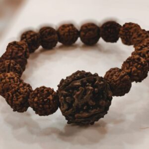 5-mukhi-rudraksha-power-bracelet-balance-protection-inner-strength